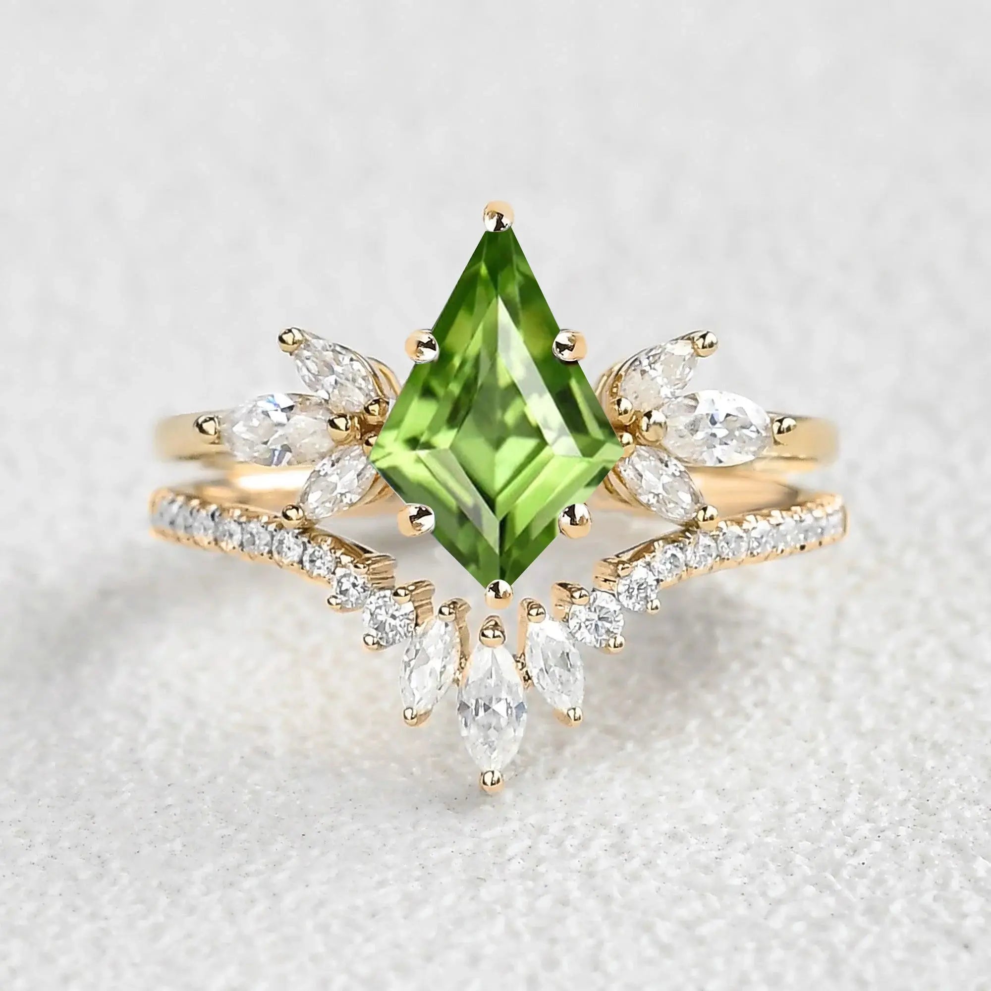 Aurora - Schmetterlings-Verlobungs-Brautset mit Blumenringen