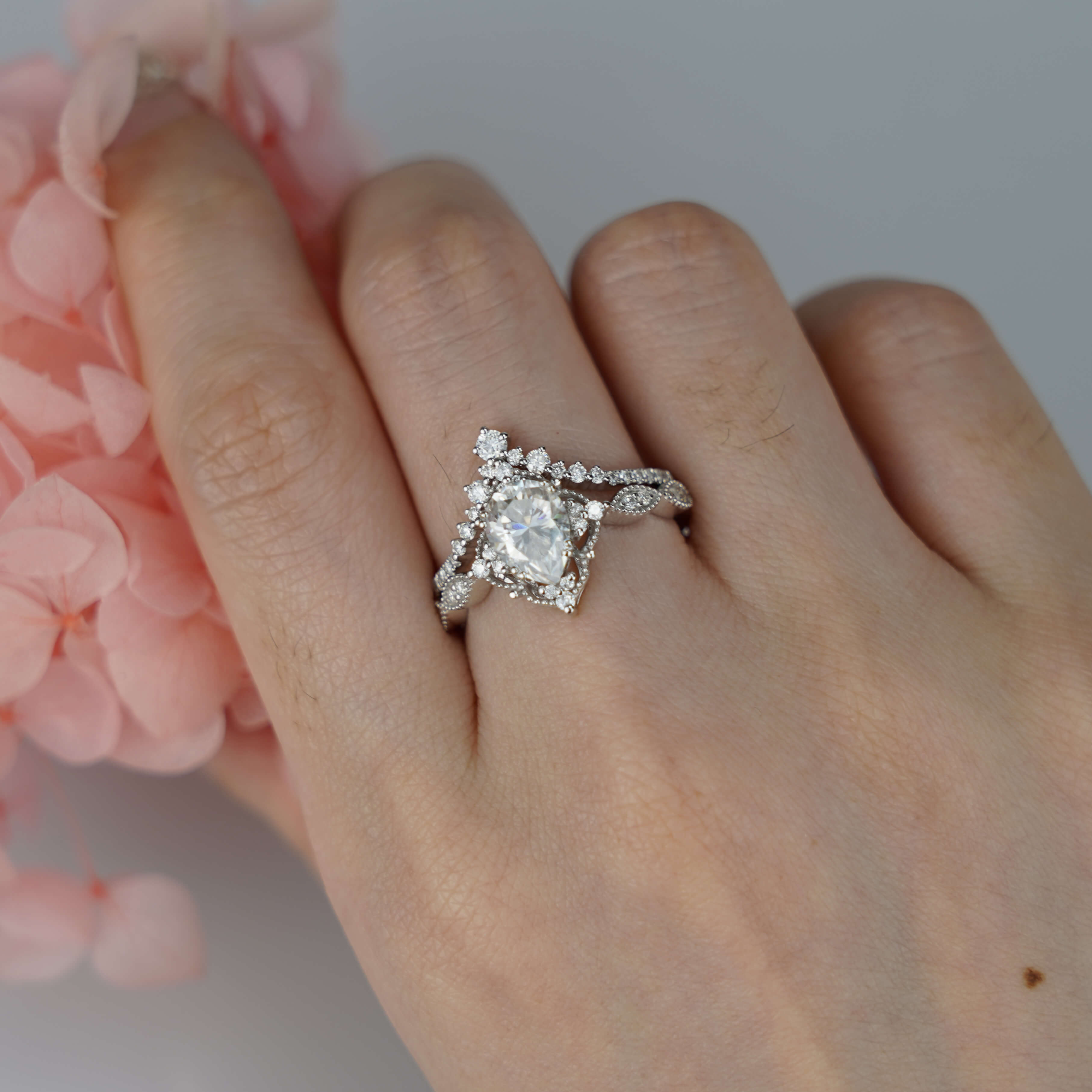 Pear Moissanite Engagement Rings Set -Vintage Pure White Love