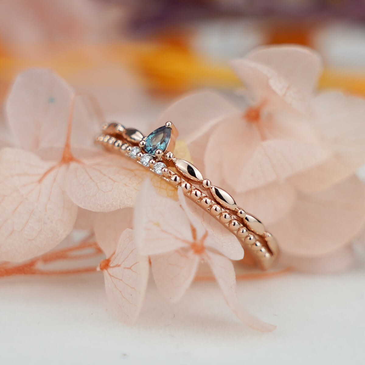 Retro stacked 18k gold diamond ring, unique minimalist style jewelry customization