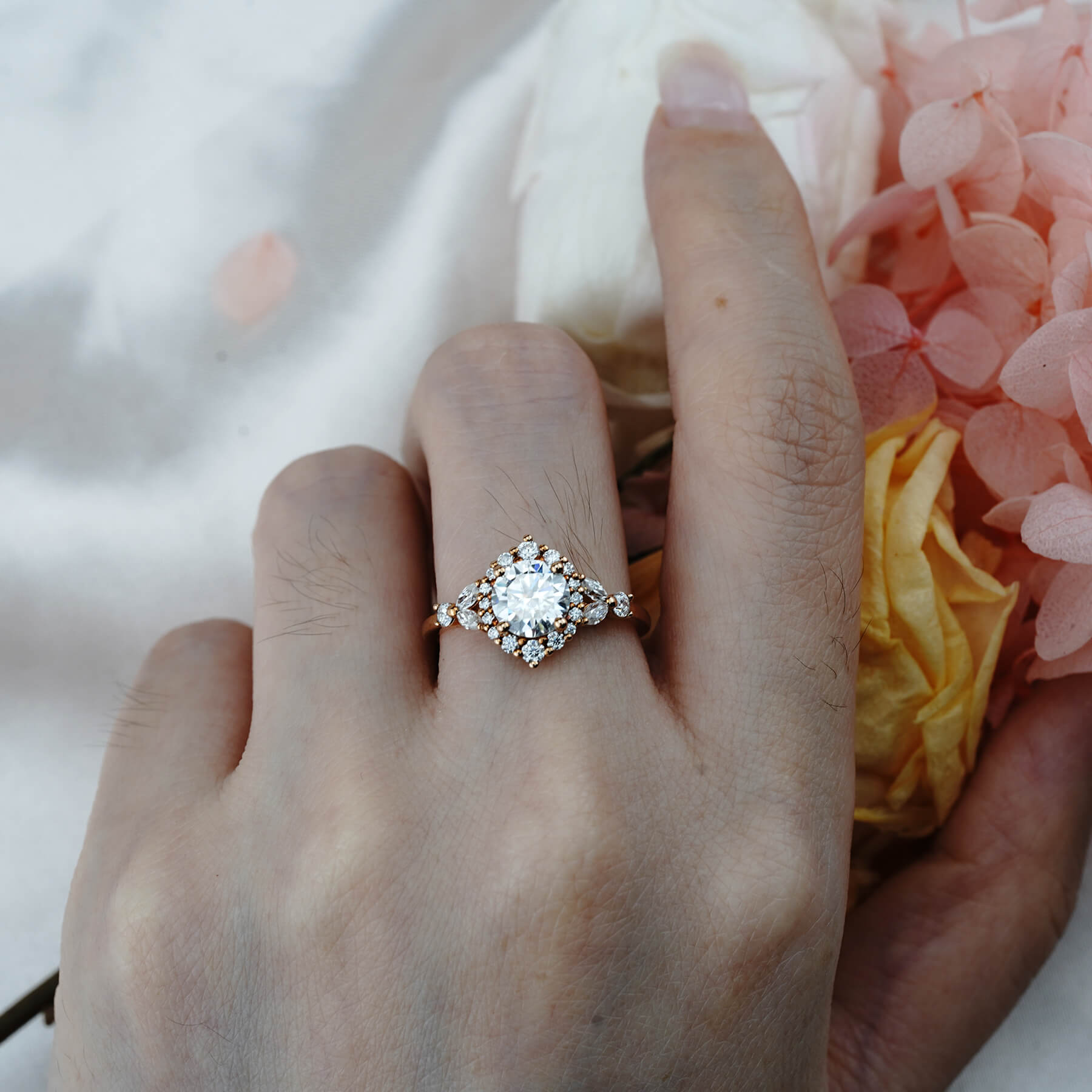 Round Moissanite Floral Rring Halo Rings