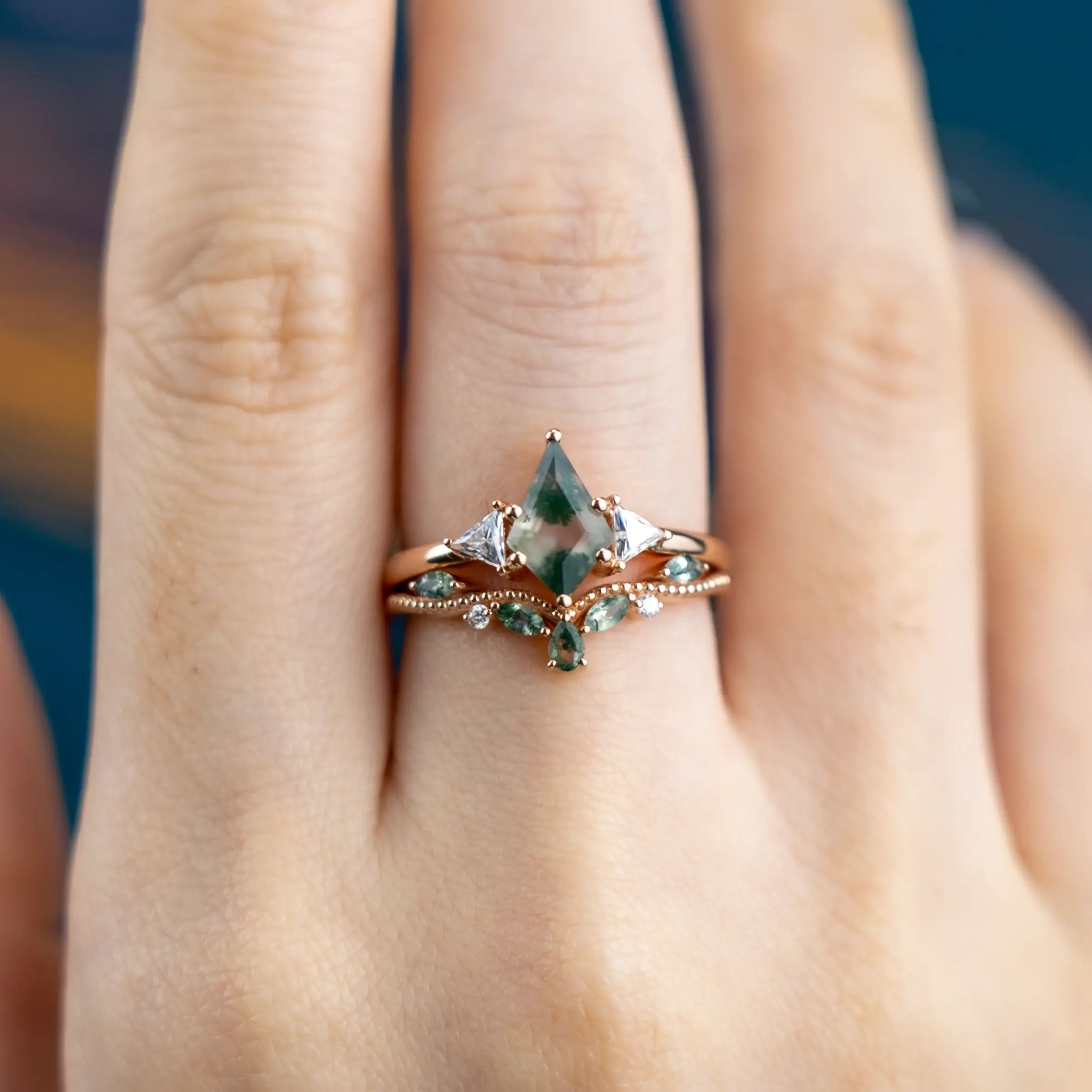 Kite Cut Moss Agate Ring Set Three Stone Ring Vintage Rings  High-end luxury engagement rings, the most beautiful pure gold ring designs for
 women