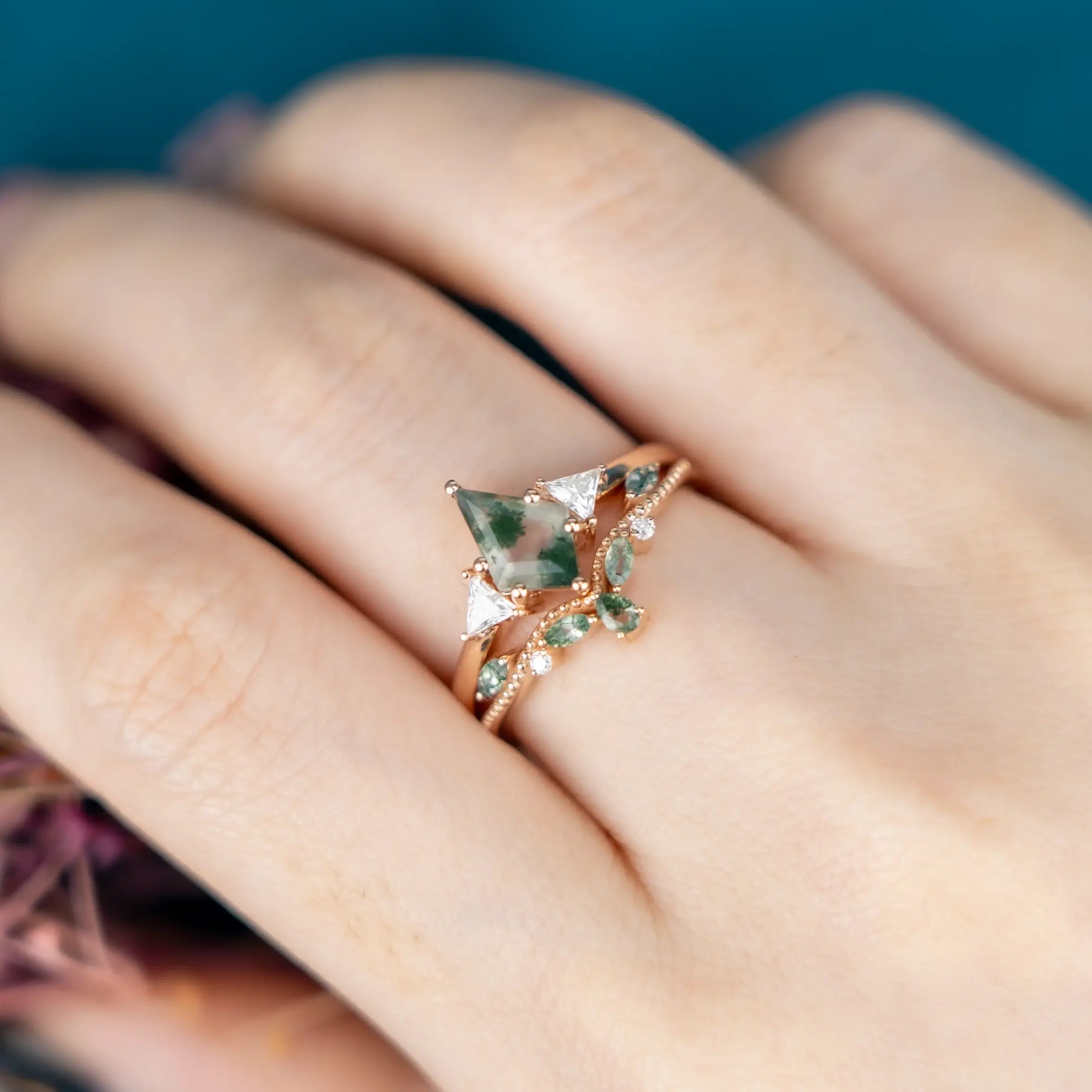 Kite Cut Moss Agate Ring Set Three Stone Ring Vintage Rings  High-end luxury engagement rings, the most beautiful pure gold ring designs for ladies