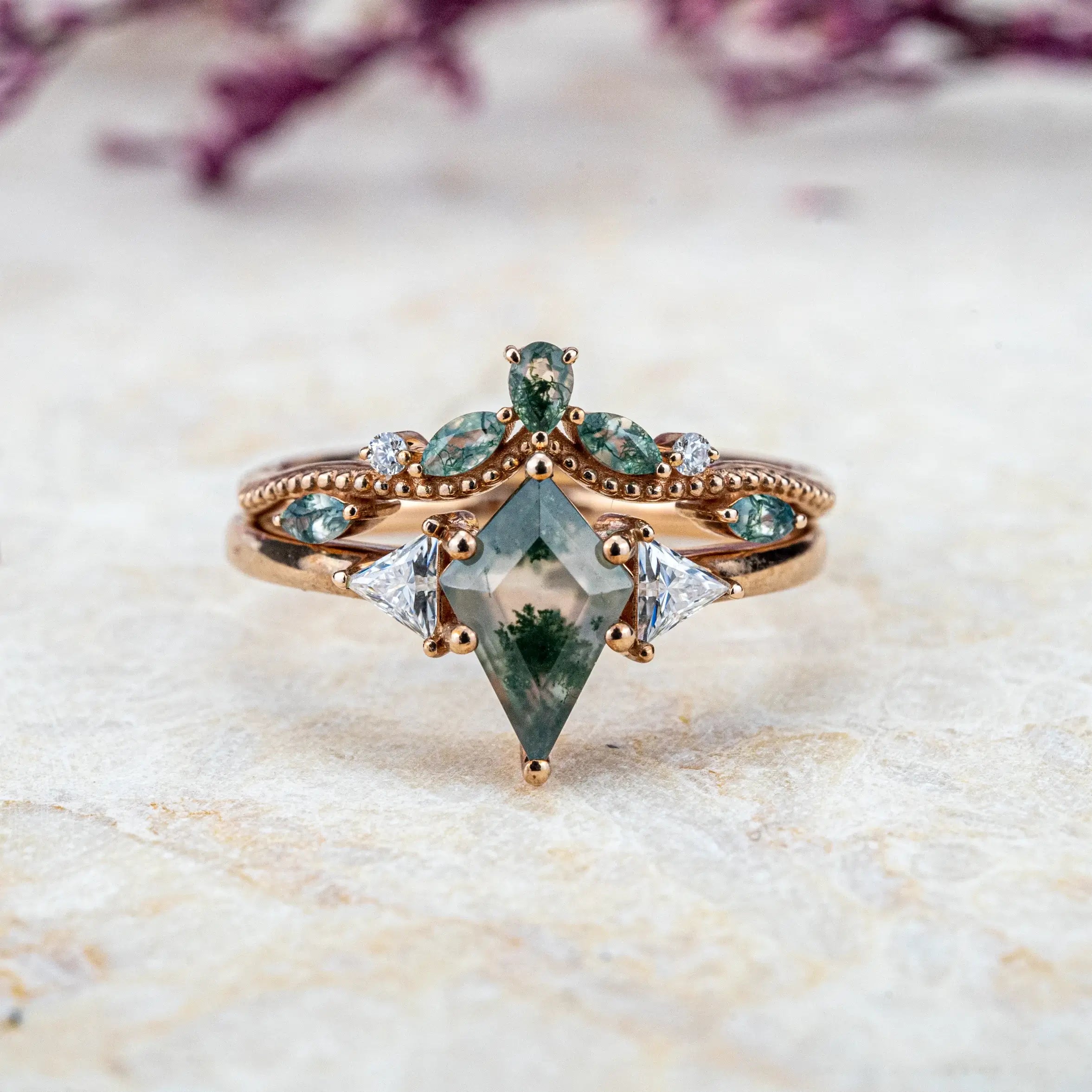 Kite Cut Moss Agate Ring Set Three Stone Ring Vintage Rings  High-end luxury engagement rings, the most beautiful pure gold ring designs