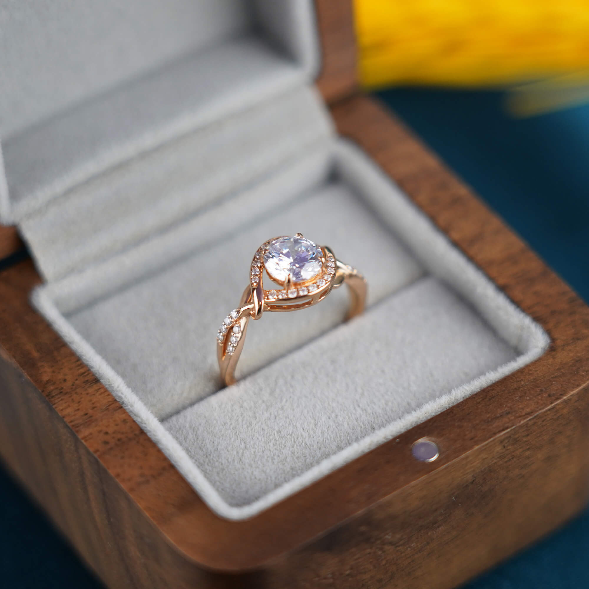 Visionaire Moissanite Ring – Unique 14K Gold Engagement Promise Rings