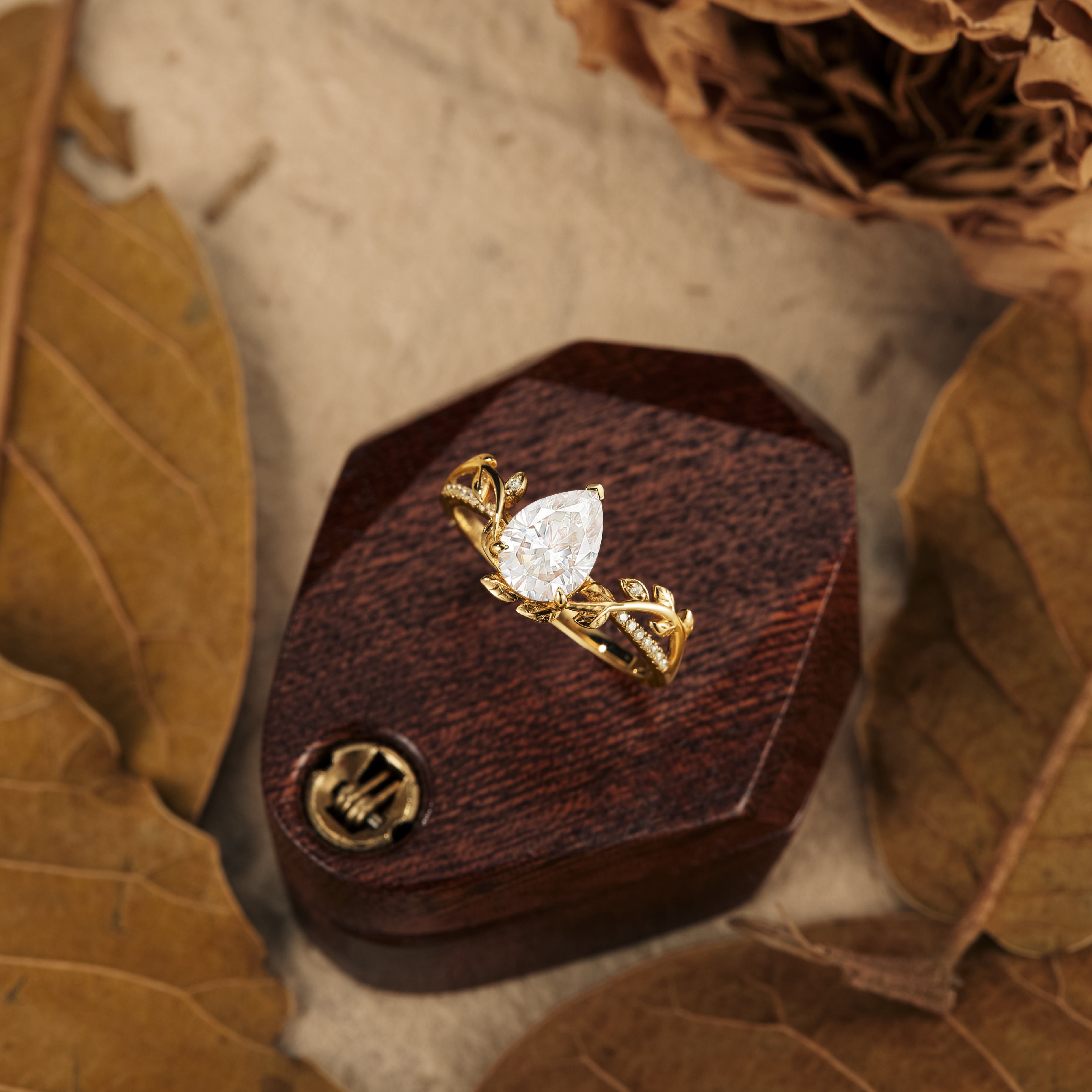 custom design rings for women promise ring solid gold 18k moissanite