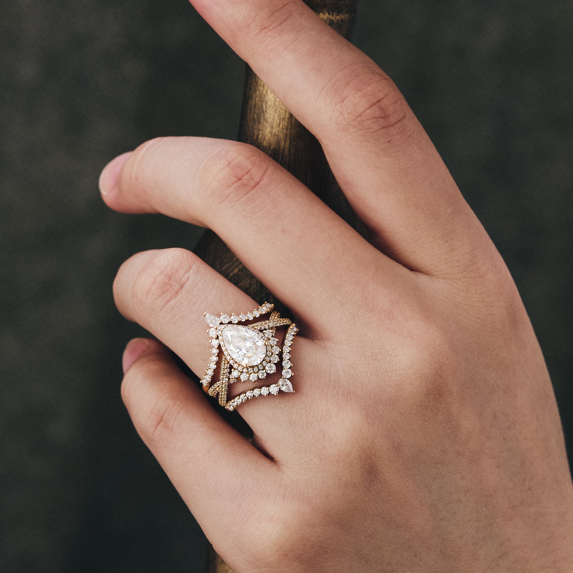 Gorgeous Pear Cut Moissanite Engagement Ring Set 3pcs for women